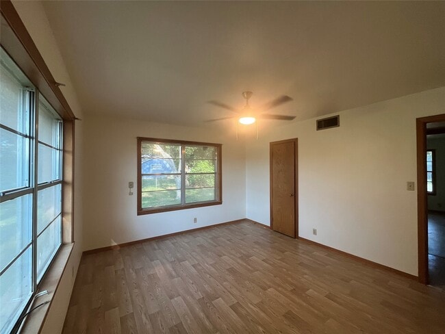 Building Photo - 106 Jane Dr