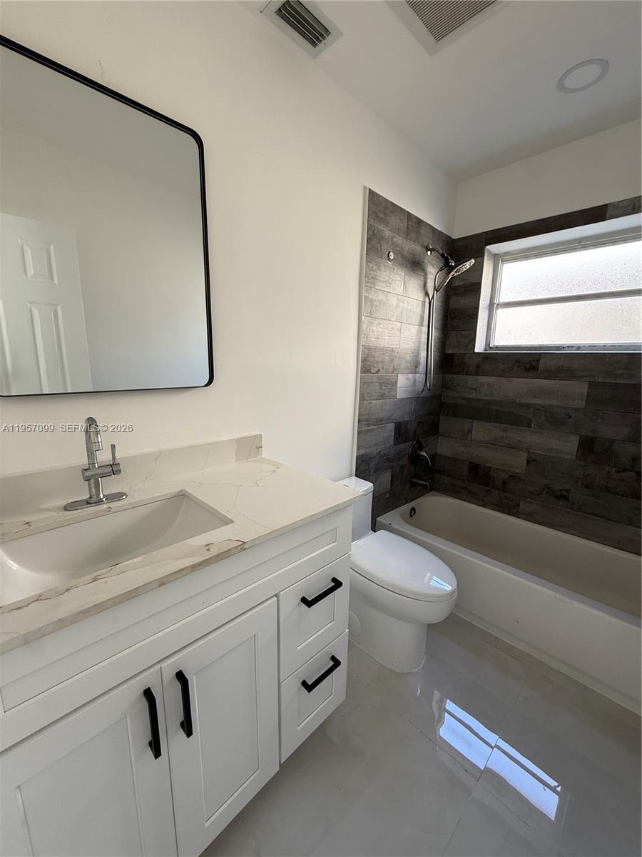 Building Photo - 709 NW 6th St