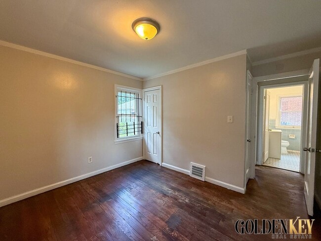 Building Photo - Charming 3 Bed 1 Bath on Detroit’s Eastside!
