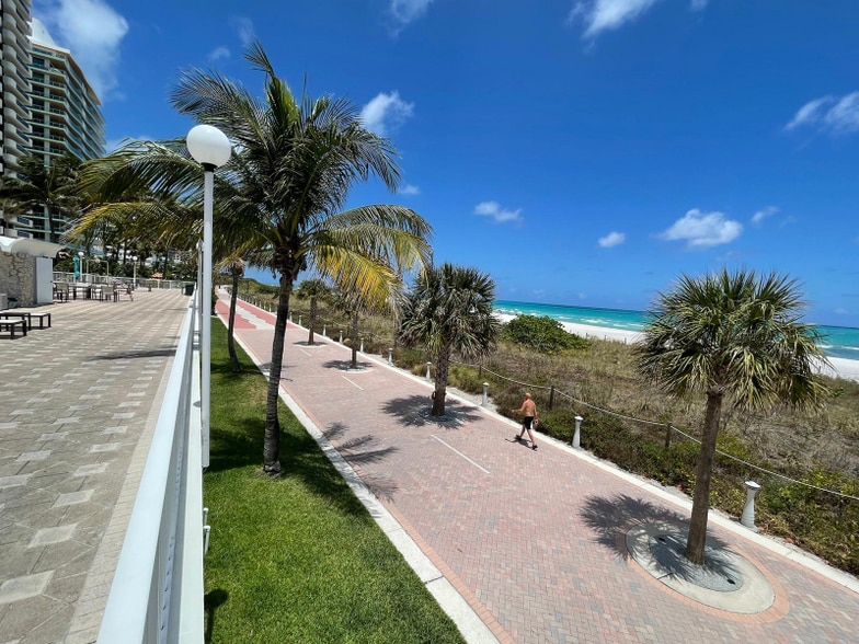 Building Photo - 5701 Collins Ave