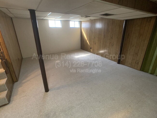 Building Photo - 858 Hazelvalley Dr