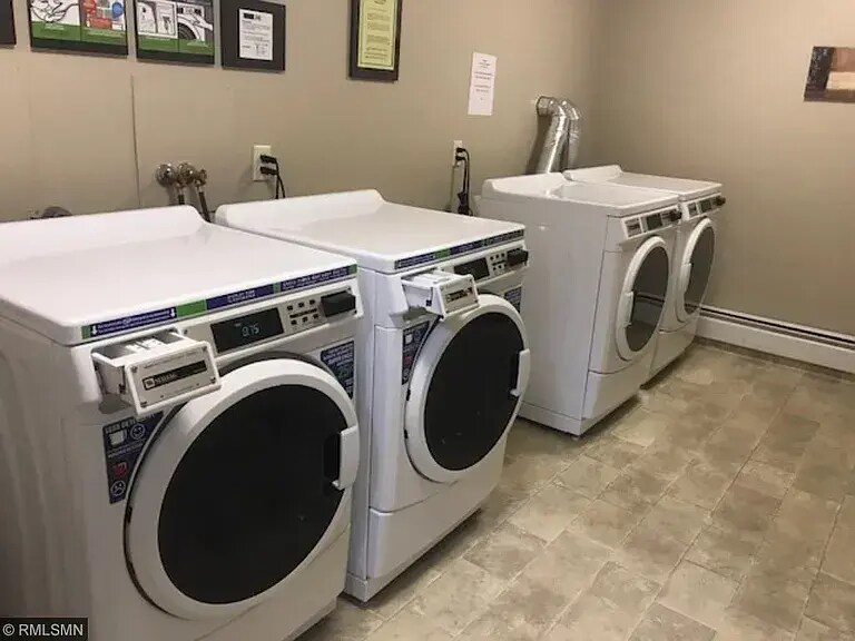 Laundry Room - 10630 Rockford Rd