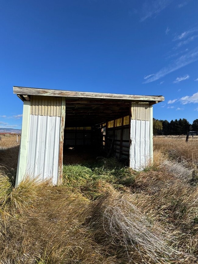 Building Photo - Spacious Pet-Friendly Rental on 3 Acres — Perfect for Horse Owners!