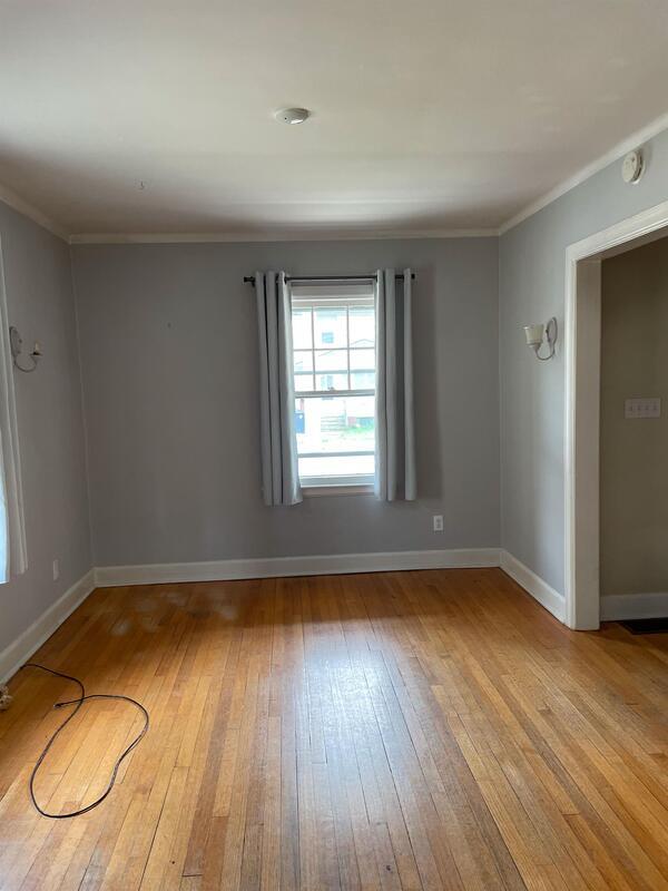 Building Photo - 927 Woodlawn Ave