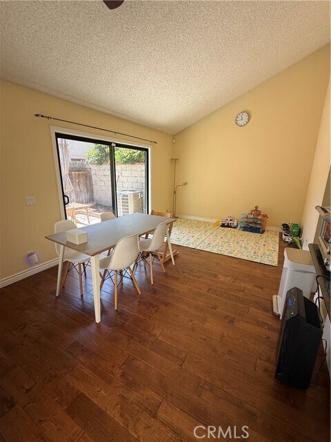 Building Photo - 5 Fasano