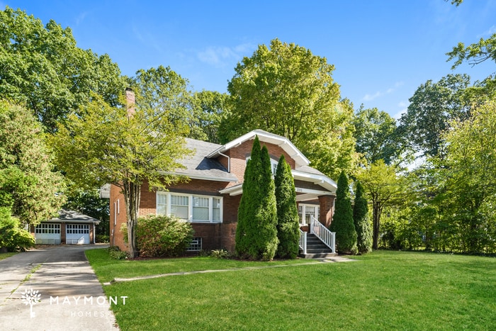 Building Photo - 231 31st St NW