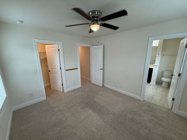 Building Photo - Ballantyne Home in great Location With Sun...