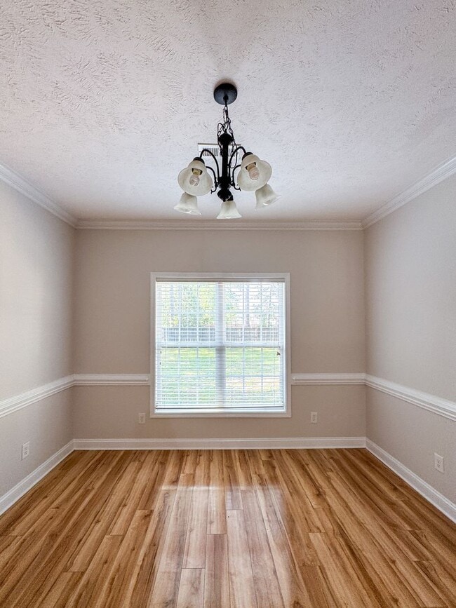 Building Photo - 2423 Kimbolton Drive