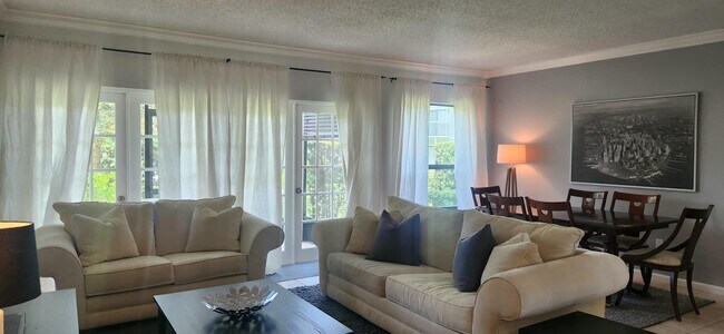 Building Photo - 11863 Wimbledon Cir