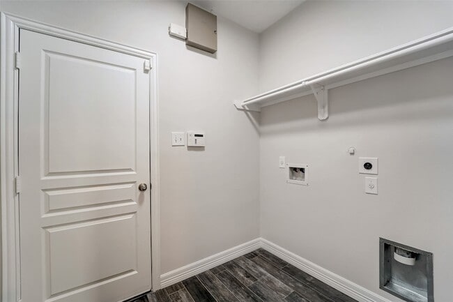 Building Photo - 315 Apache Field Ln