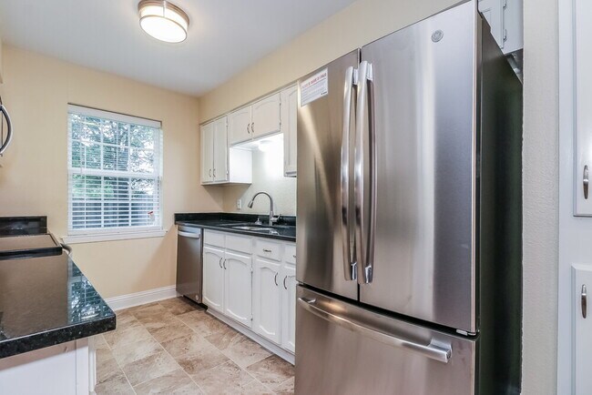 Building Photo - 1721 Steinburg Ln