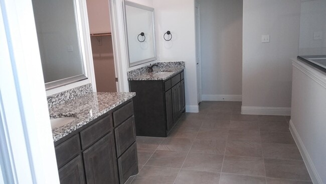 Building Photo - 4210 Stableglen Dr