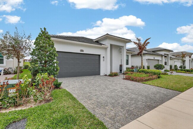 Building Photo - 10195 SW Latium Wy