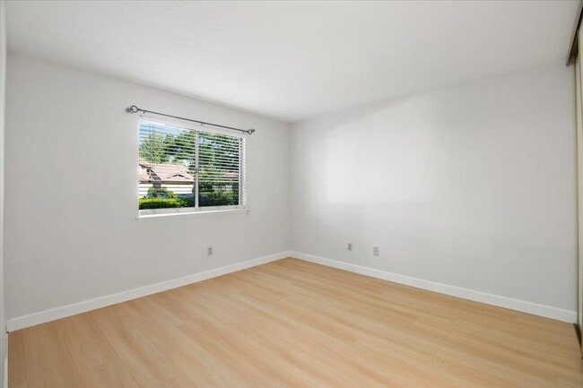 Building Photo - 1446 Chateau Common