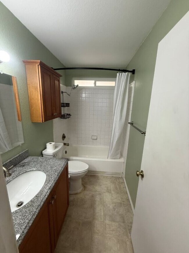 Building Photo - Modern 4 Bedroom One Story *Vacaville
