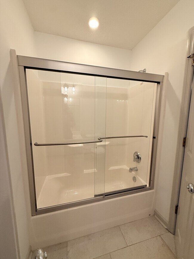 Building Photo - 817 15th St