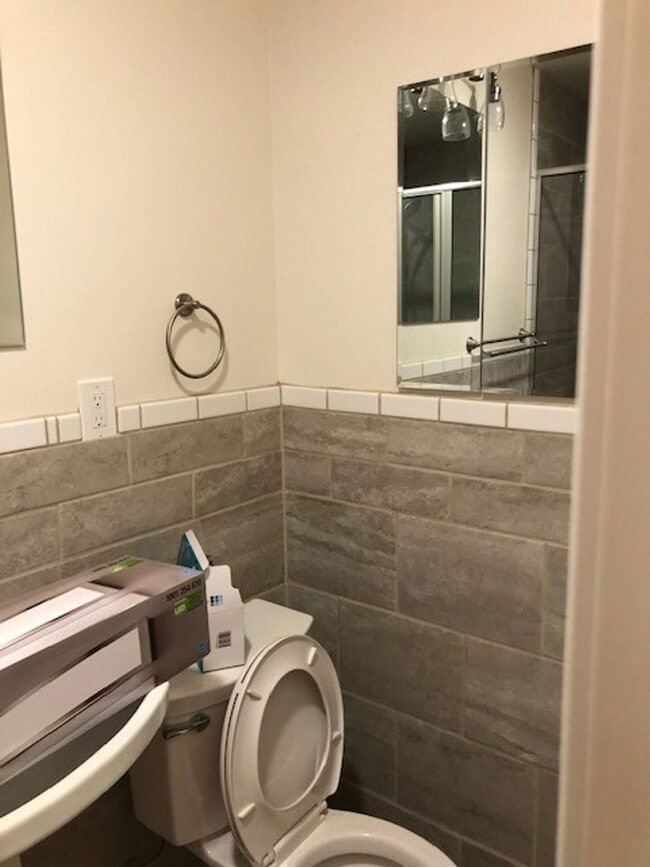 Building Photo - 1421 Florence Ln