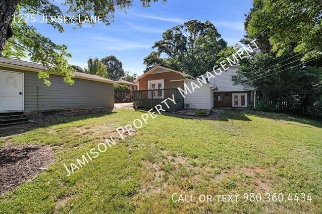Building Photo - 1225 Jersey Ln