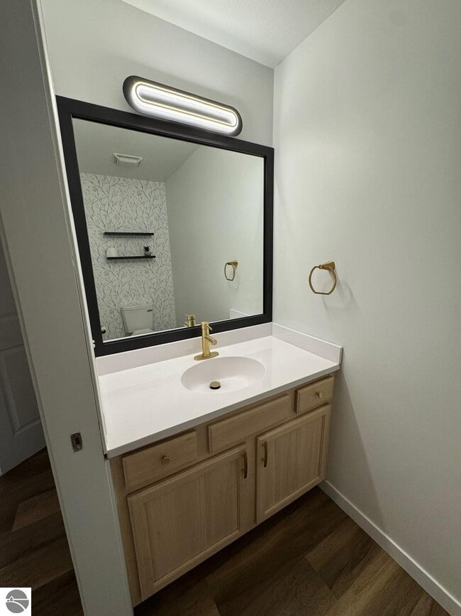 Building Photo - 1495 Newport St