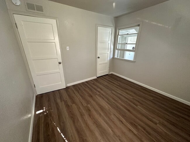 Building Photo - 3461 Ashley Ave