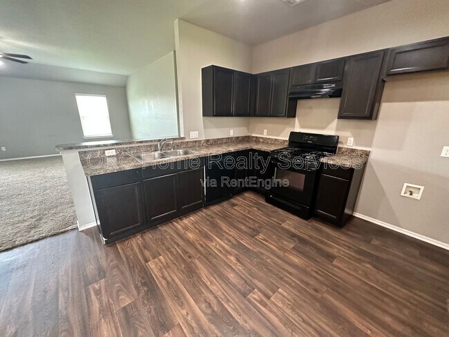 Building Photo - 1933 Autumn Way