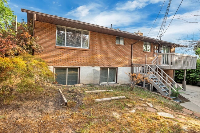 Building Photo - 2551 Elm Ave