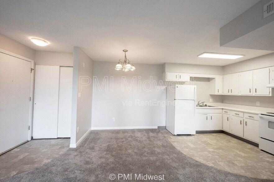 Building Photo - 326 Progress Rd