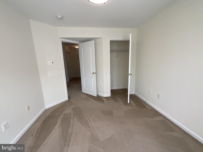 Building Photo - 117 Leather Fern Way