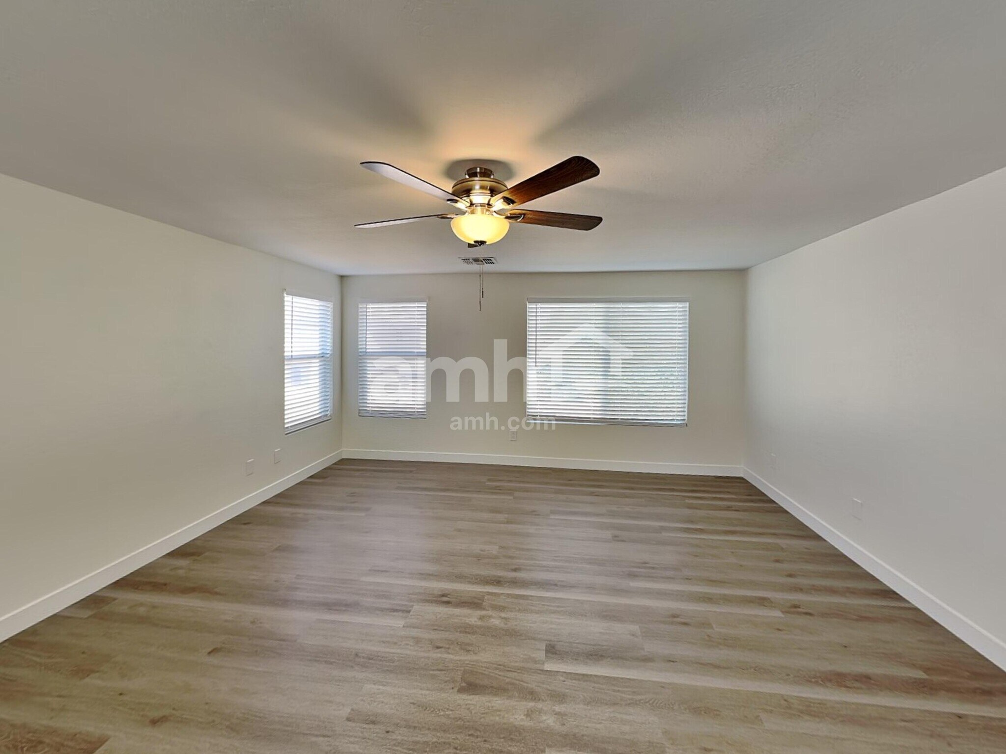 Building Photo - 22428 W Solano Dr