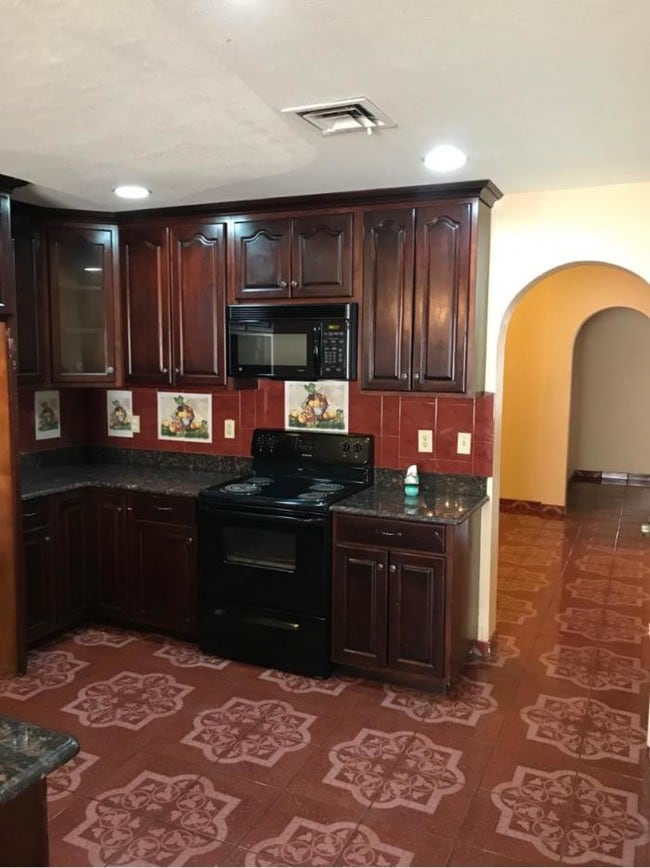 Building Photo - 3 bedroom in Peoria AZ 85345