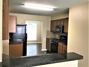 Building Photo - 16843 Blackberry Lily Ln