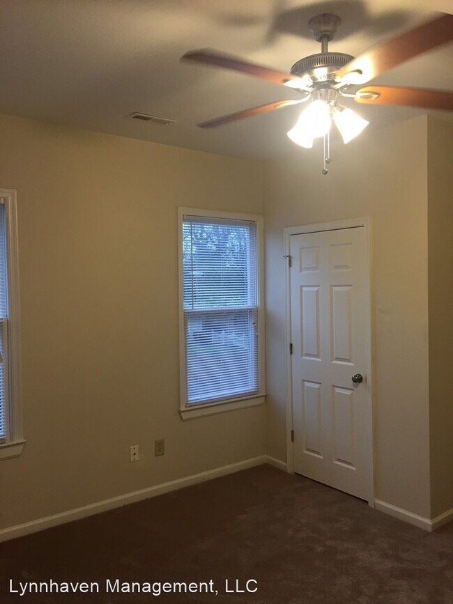 Building Photo - 1336 W 38th St