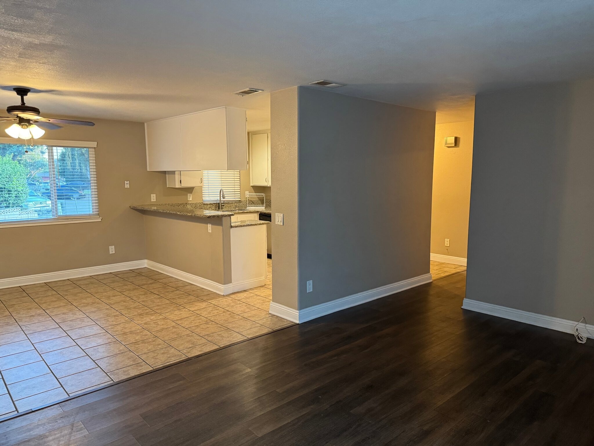 Building Photo - 15840 Rainbow Dr