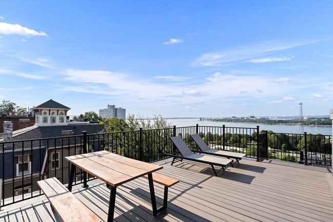 Building Photo - 53 Thomas Park