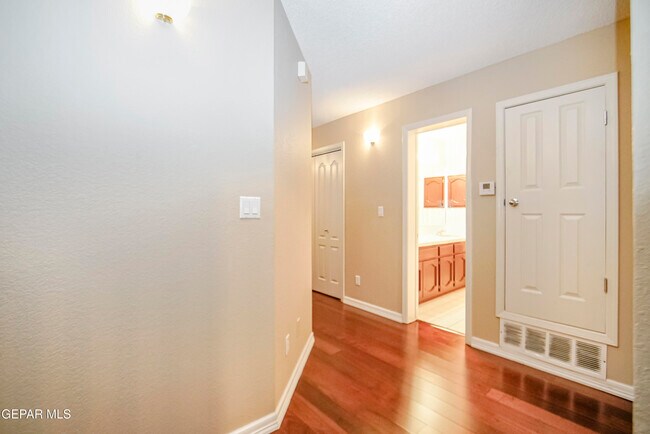 Building Photo - 1109 Noble Ridge Way