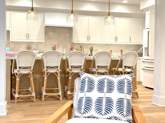 Brand new kitchen - 49 Kingston Ct S