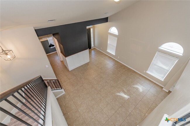 Building Photo - 146 Linden Ln