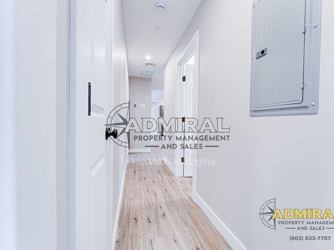 Building Photo - 3 Strafford Rd