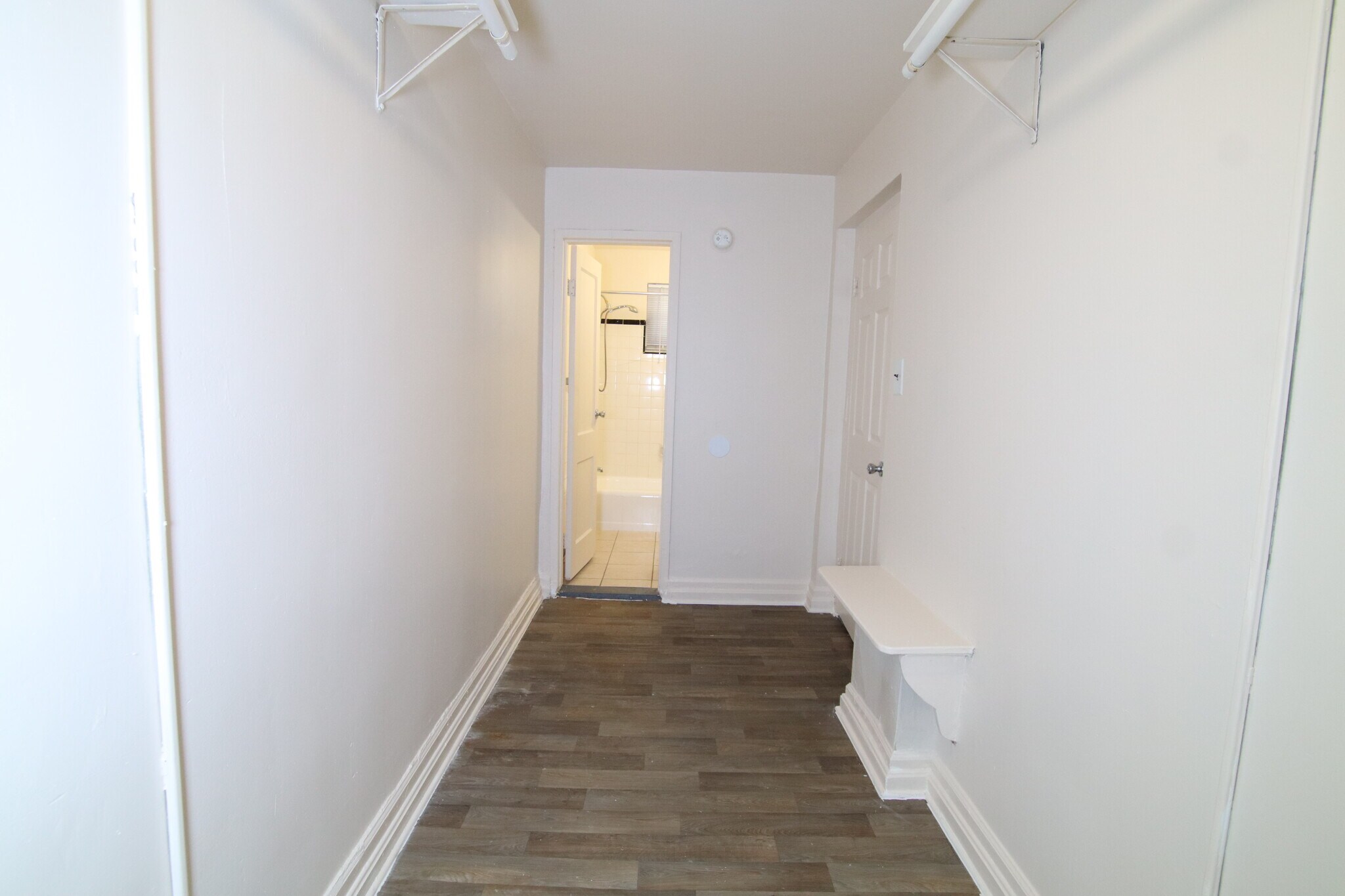 Building Photo - 126 Joliet St SW