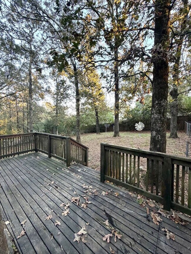 Building Photo - 2808 Seminole Trl