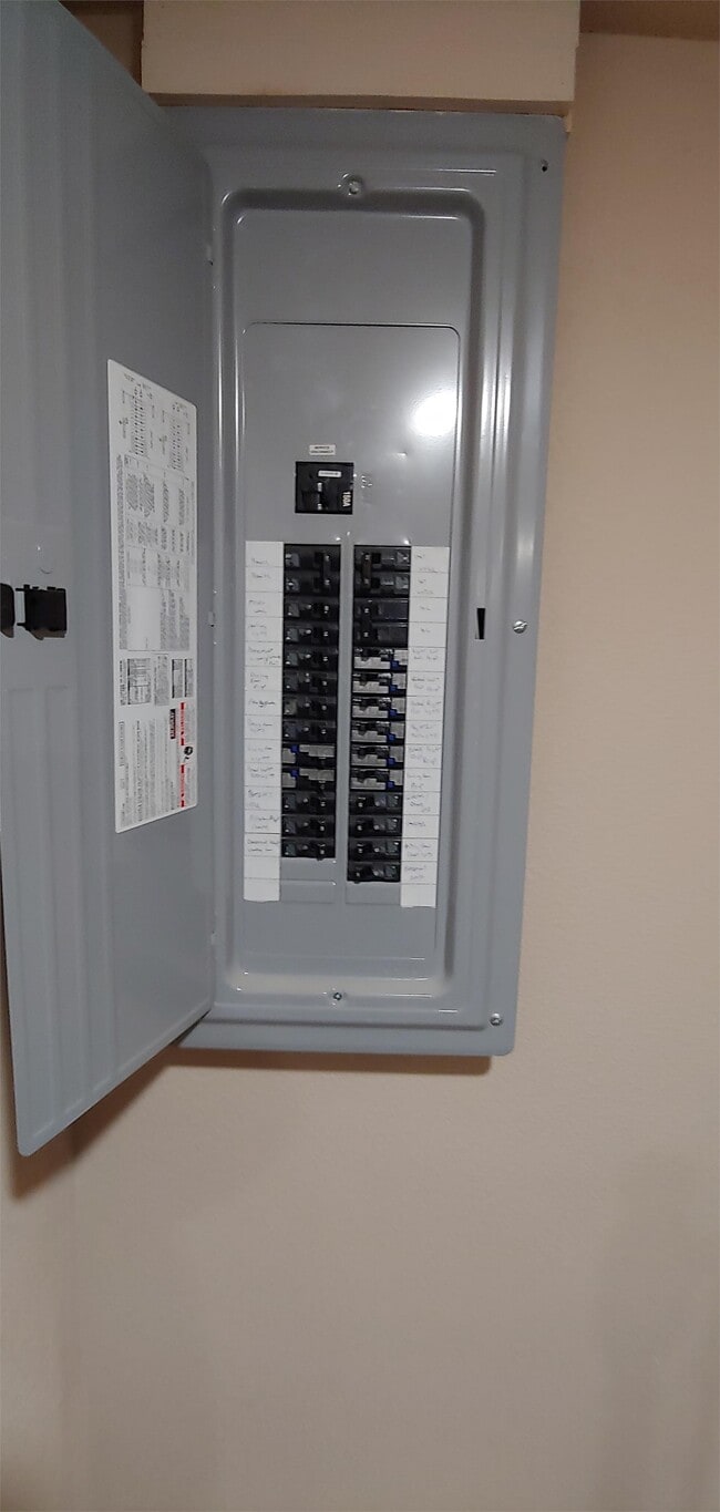 Building Photo - 1797 Cedaridge Dr