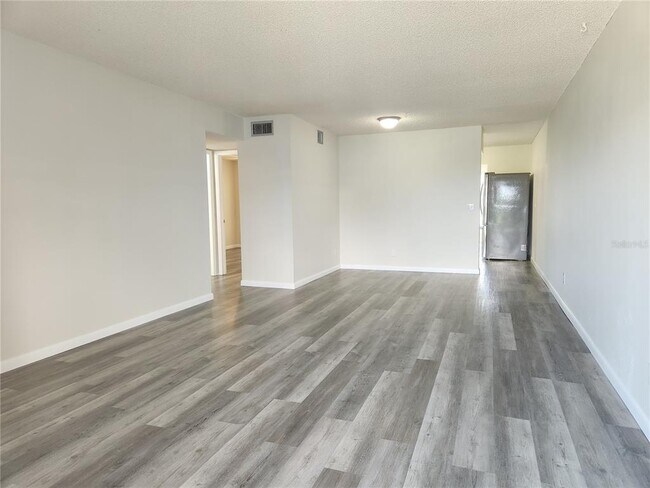 Building Photo - 2455 Finlandia Ln