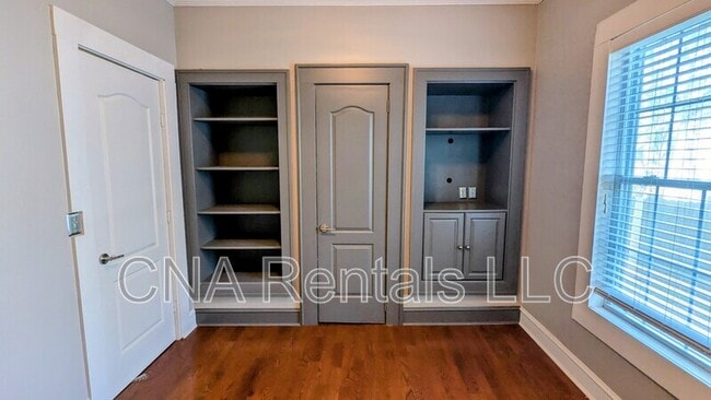 Building Photo - 1411 May Ave SE