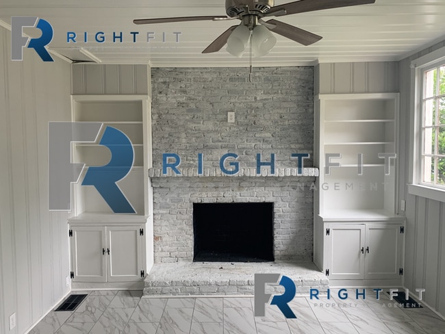 Building Photo - Charming historical home