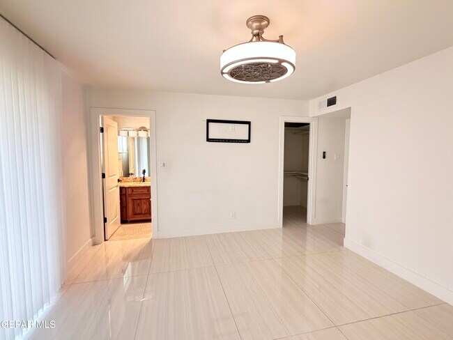 Building Photo - 8500 Edgemere Blvd
