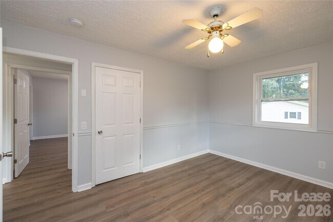Building Photo - 420 Eastover Ave