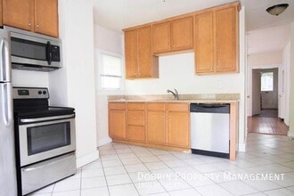 Building Photo - 810 W Clay St