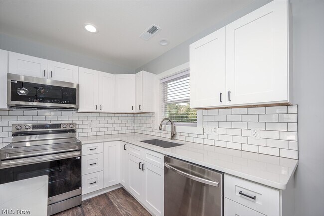 Building Photo - 5363 Mallard Cir