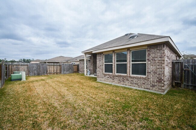 Building Photo - 20415 Kittredge Dr