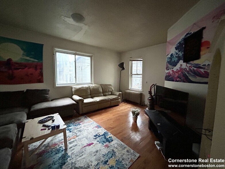 Building Photo - 55 Hillside St